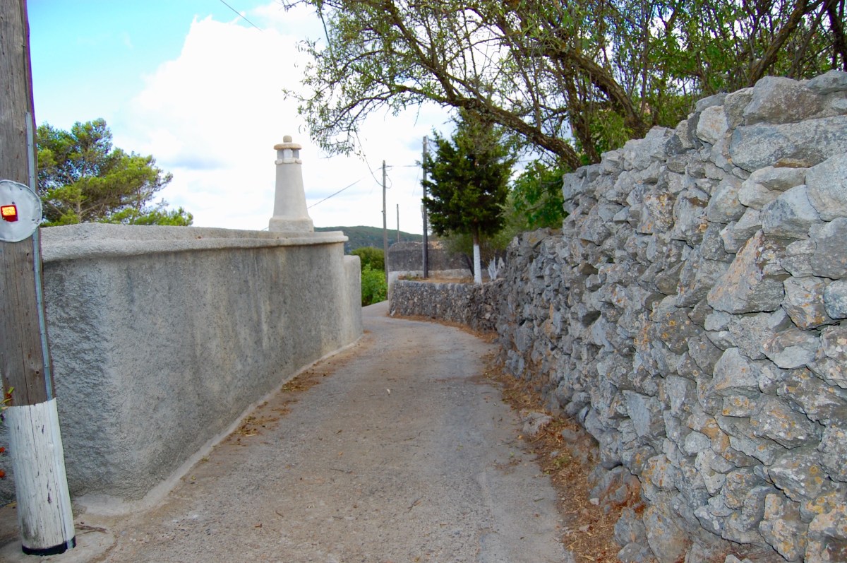 alozianika-narrow-road-5