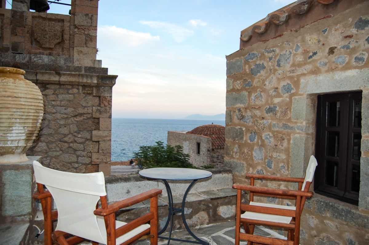 byzantino-hotel-room-patio_edited