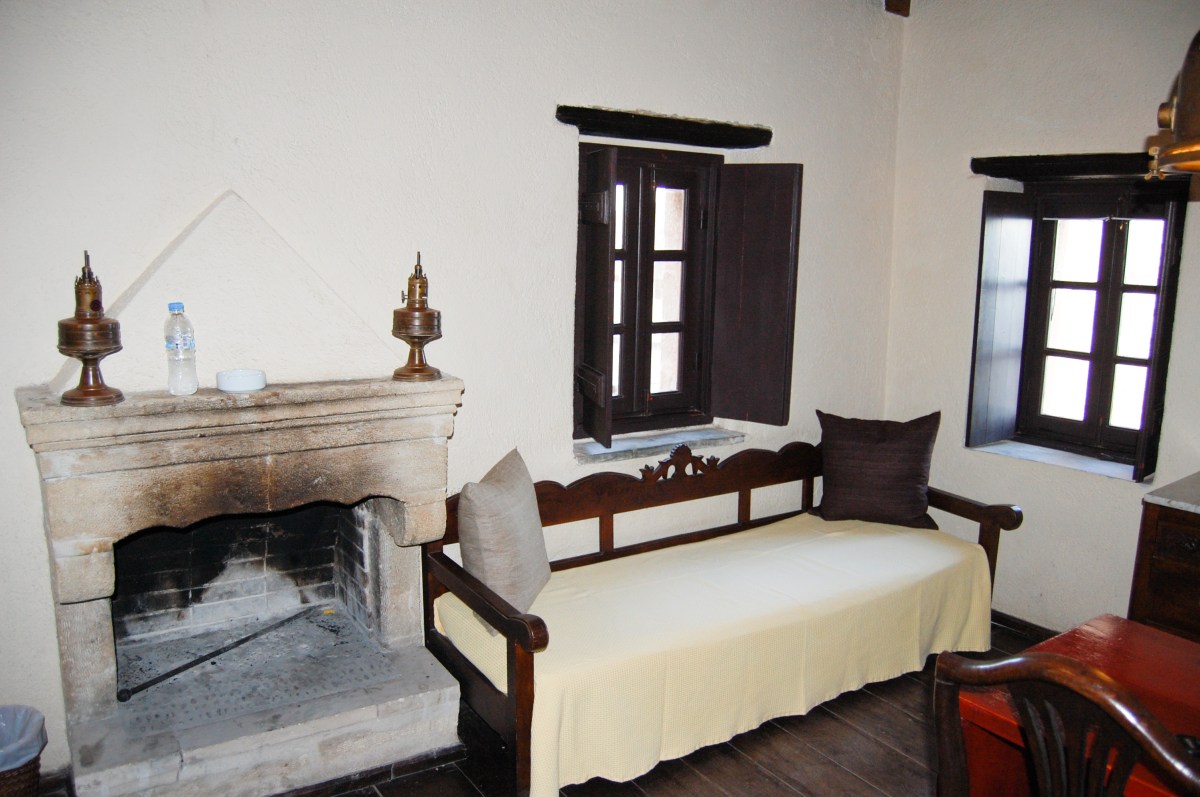 byzantino-hotel-room_edited