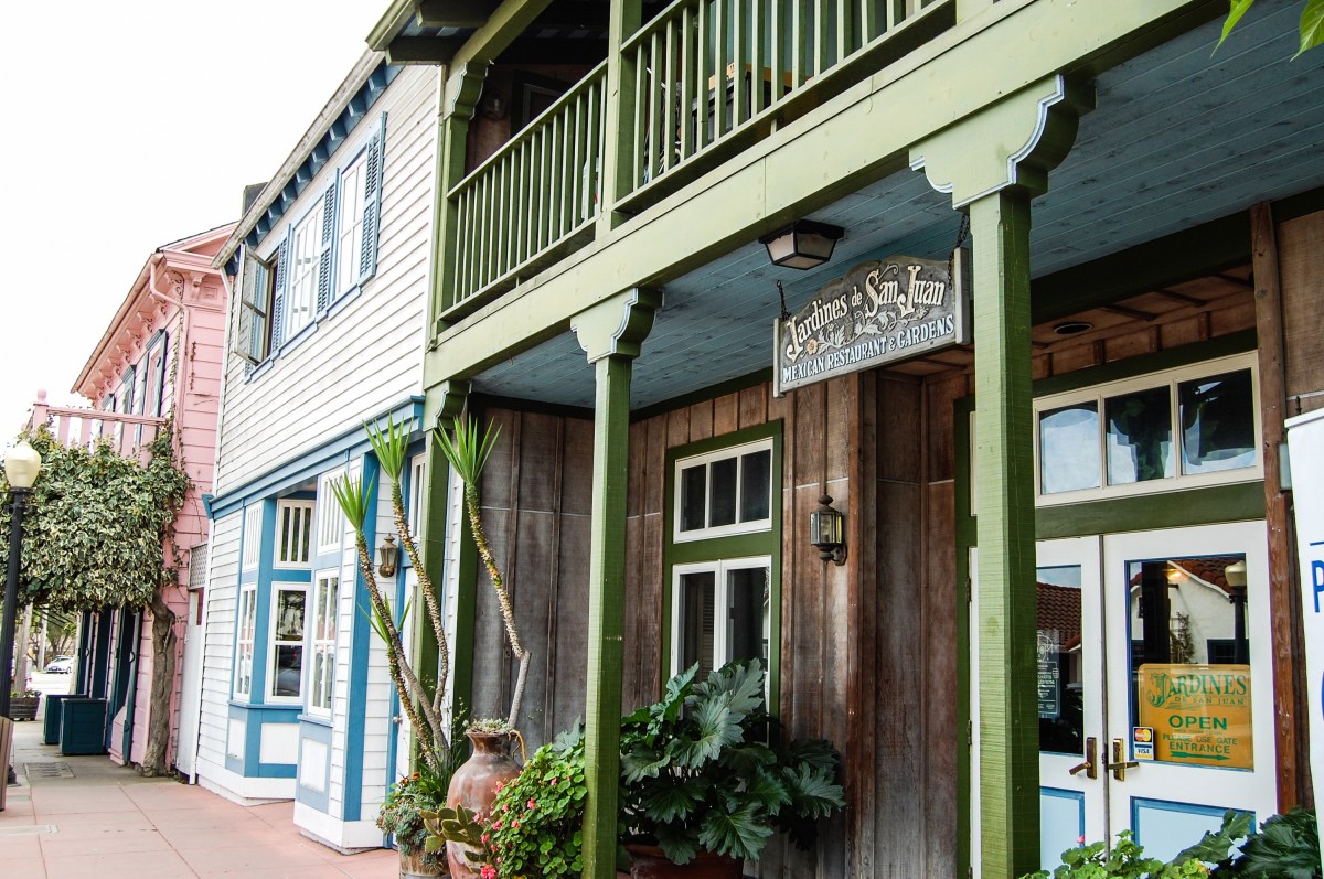 Jardines Front Entrance 2_edited