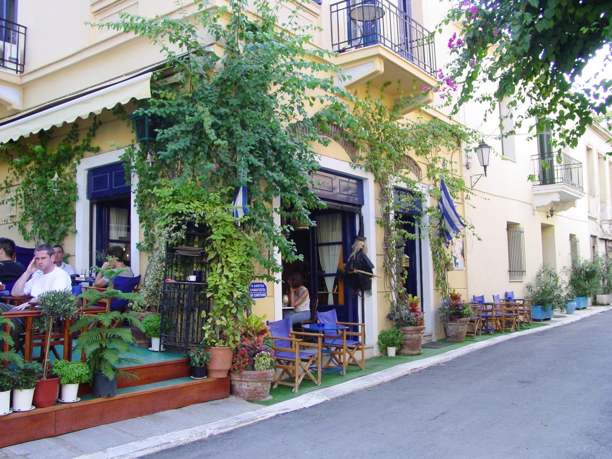 Plaka Cafe 4_edited